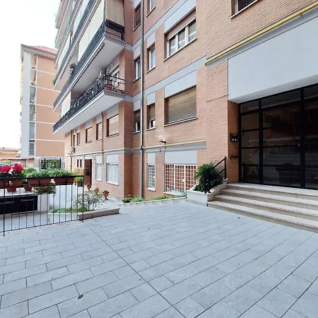 Lovely With Terrace Near The Vatican Appartamento Roma